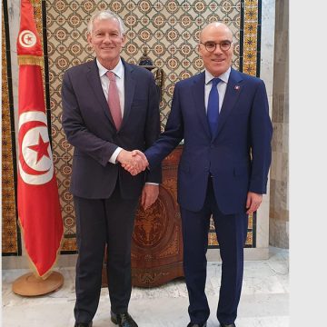 نبيل عمار يتسلم عبر سفير فرنسا بتونس رسالة تهنئة من نظيرته كاترين كولونا