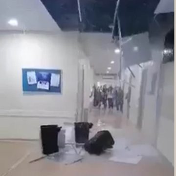 بلاغ : راج خبر انهيار سقف استعجالي بمستشفى فطومة بورقيبة بالمنستير، الولاية على الخط (فيديو)