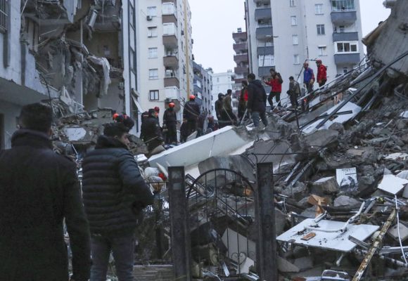 الحكومة تدعو كافة التونسيين إلى التبرع لفائدة جرحى و مصابي الزلزال في سوريا و تركيا (بلاغ)