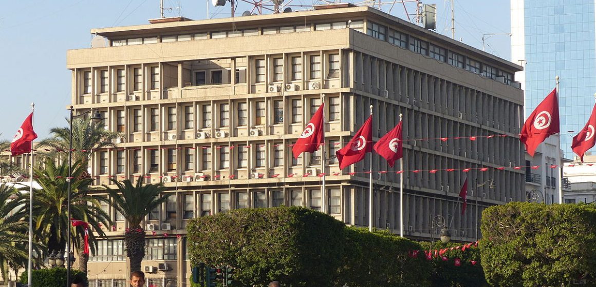 تعرض عون أمن للطعن أمام سفارة البرازيل بتونس : وزارة الداخلية تكشف التفاصيل