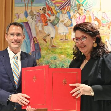 حماية الممتلكات الثقافية، وزيرة الثقافة توقع مذكرة تفاهم بين تونس و الولايات المتحدة الأمريكية ممثلة في السفير جوي هود