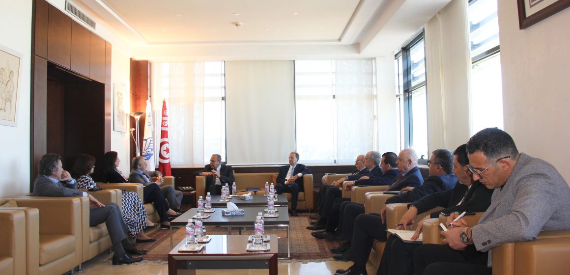 منظمة الأعراف في جلسة عمل مع ممثل البنك الدولي في تونس حول التحديات و المصاعب