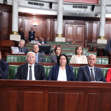 تونس : البرلمان الجديد و رهانات الوضع المتأزم
