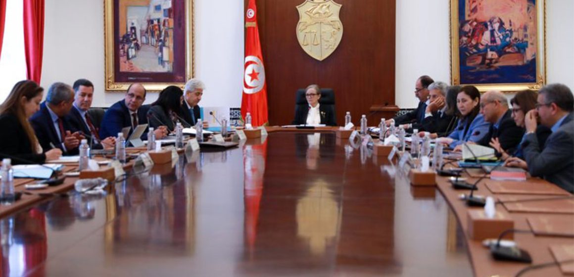 سؤال وجيه : أين الحكومة في تونس ؟