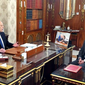 في لقائه بنبيل عمار، الرئيس يسدي تعليماته بالشروع في إجراءات تعيين سفير تونس بدمشق