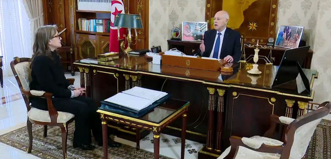لقاء رئيس الجمهورية قيس سعيّد مع نجلاء بودن رمضان، رئيسة الحكومة يضع حدا للإشاعات (فيديو مباشر)