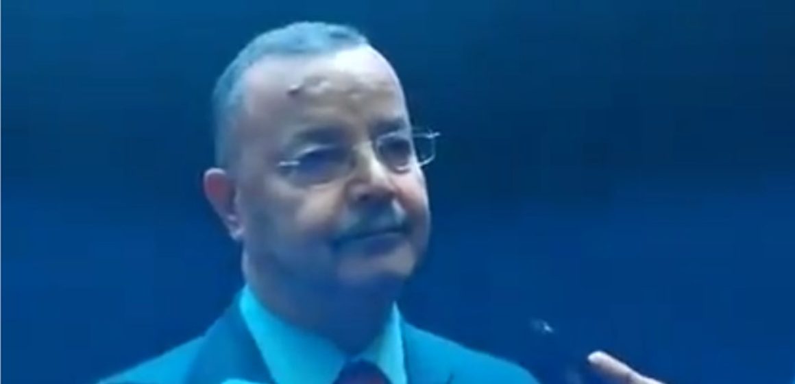 سأله الصحفيون عن صحة رئيس الجمهورية، وزير الصحة يلتزم الصمت و تتغير ملامح وجهه (فيديو)