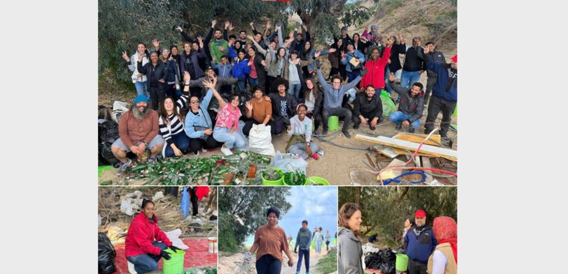يوم الأرض: بالتعاون مع Tounes Cleanup، متطوعون من عائلة السفارة الأمريكية يقومون بتنظيف شاطئ تونس