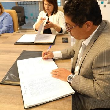 إمضاء اتفاقية شراكة بين المركز الوطني للسينما و الصورة و الإدارة العامة للعمل الثقافي