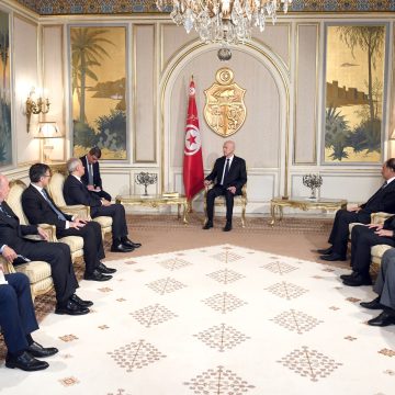 الرئيس سعيد لوزير الداخلية الإيطالي: تونس تعاني أيضا من تفاقم الهجرة غير النظامية و لابد من حل جماعي