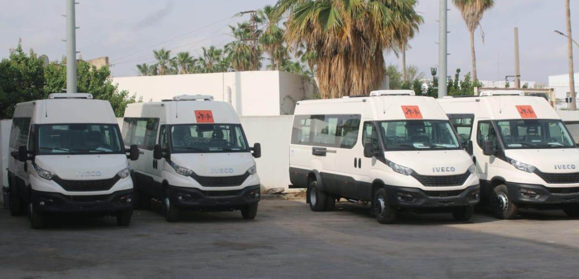 وزارة التربية تتسلّم 95 شاحنة جديدة من إيطاليا (صور)