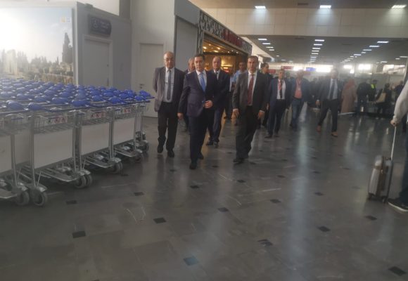 بلاغ/ استعدادا لموسم الصيف و موسم الحج، وزير النقل يقوم بزيارة تفقد في مطار تونس قرطاج (صور)