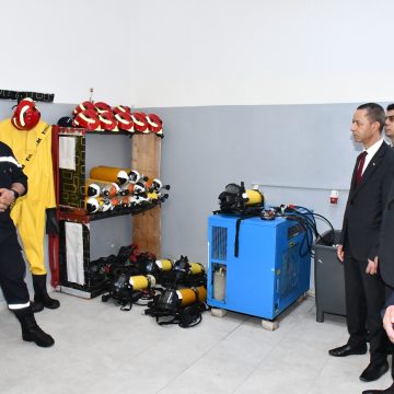 جبل الجلود: وزير الداخلية يؤدي زيارة إلى مقر المدرسة الوطنية للحماية المدنية (صور)