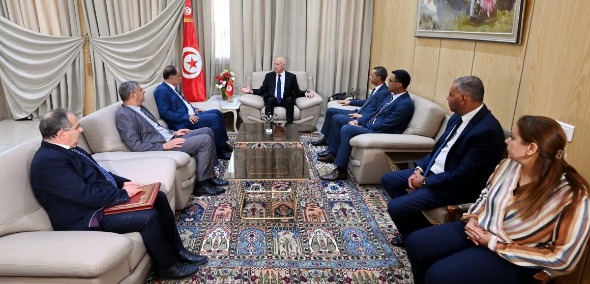من مقر الداخلية، الرئيس يؤكد بعد قتل تونسي في صفاقس بأن تونس لا تقبل أن تكون حارسة الا لحدودها