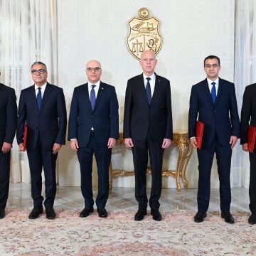 الرئيس يشرف على موكب تسليم أوراق اعتماد سفراء جدد لتونس لدى دول شقيقة و صديقة