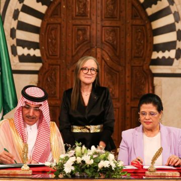 القصبة : توقيع اتفاقية قرض ميسر بقيمة 400 مليون دولار و منحة ب100 مليون دولار بين تونس و السعودية