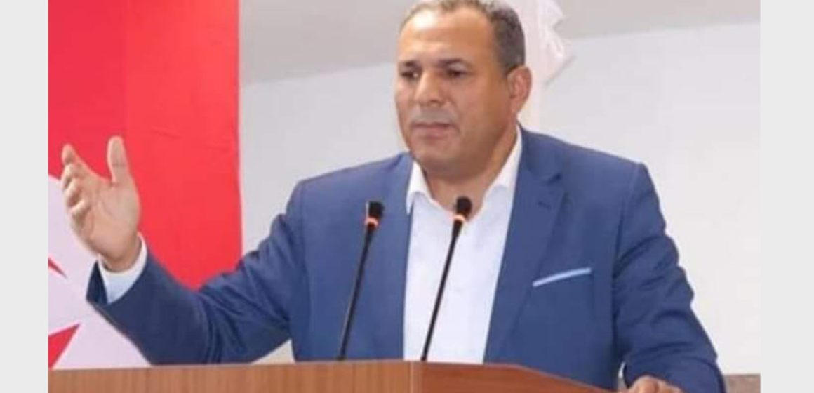الوزير البوغديري يقرر إعفاء 350 مدير مدرسة من مناصبهم وحجز رواتب 17 ألف معلم