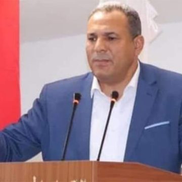 الوزير البوغديري يقرر إعفاء 350 مدير مدرسة من مناصبهم وحجز رواتب 17 ألف معلم