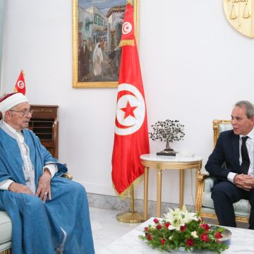 من بين أنشطته الأولى في القصبة، رئيس الحكومة أحمد الحشاني يلتقي مفتي الجمهورية التونسية