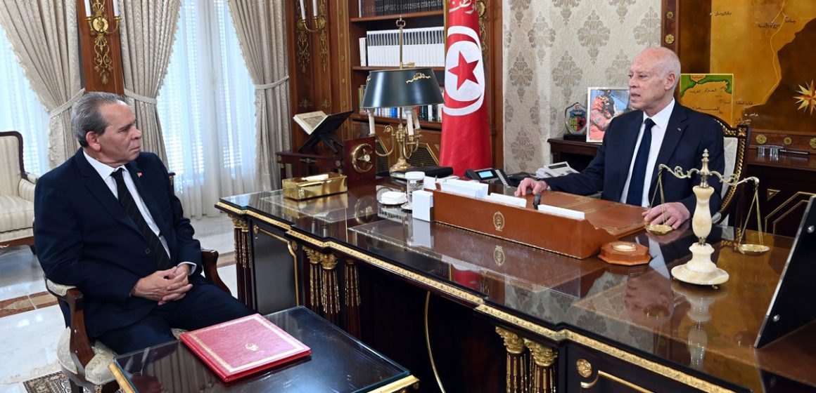 تونس : هل ينجح أحمد الحشاني في تحقيق النمو الاقتصادي؟