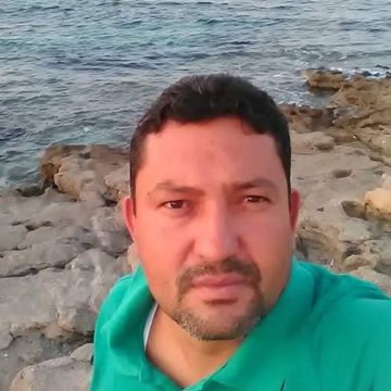 سوسة: وفاة توفيق مخلوف الصحفي باذاعة الجوهرة اف ام بشواطئ هرقلة… بعد إنقاذه فتاة من الغرق