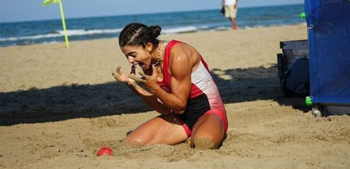 التونسية هالة بلحاج محمد بطلة العالم في سباق التجديف الشاطئي تحت 19 سنة (صور)