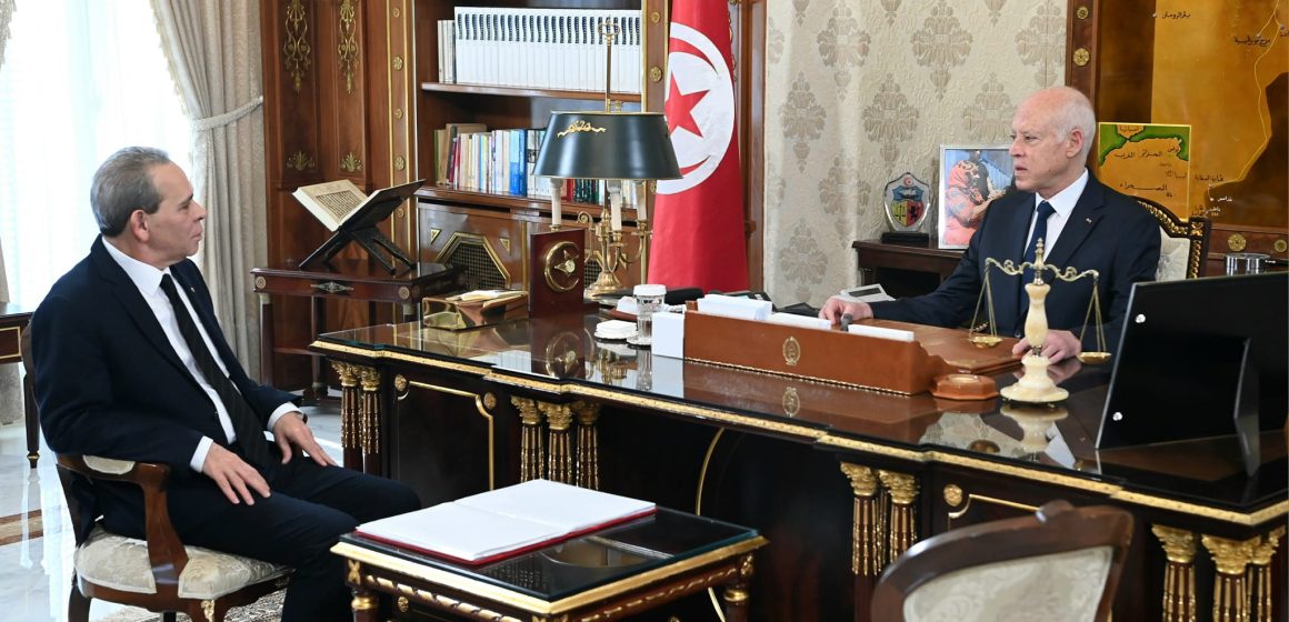 قرطاج: رئيس الجمهورية يتباحث مع رئيس الحكومة بخصوص انقاذ المؤسسات العمومية من شبح الإفلاس