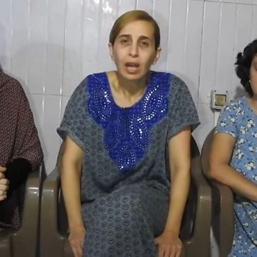 قوات القسام تنشر تسجيل فيديو توجهت من خلاله رهائن اسرائيلية برسالة لـنتنياهو (فيديو)