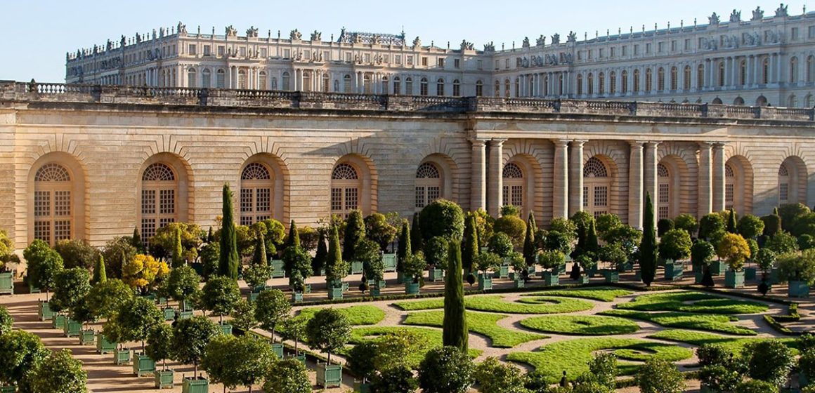 انذار ثان بخصوص وجود قنبلة، اخلاء قصر فرساي Versailles من السواح (فيديو)