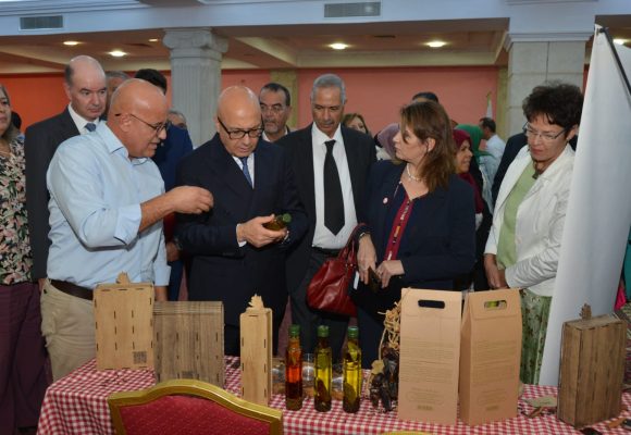 افتتاح حفل تتويج المشاركين في الدورة الرابعة للمناظرة التونسية للمنتجات المحلية (صور)
