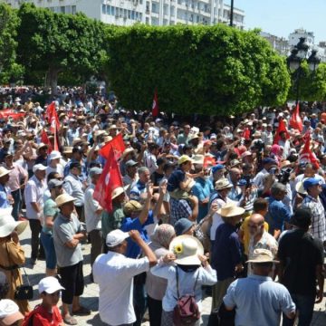 المجتمع المدني في تونس يرفض حملات التشويه والمغالطة التي يتعرض لها من السلطة