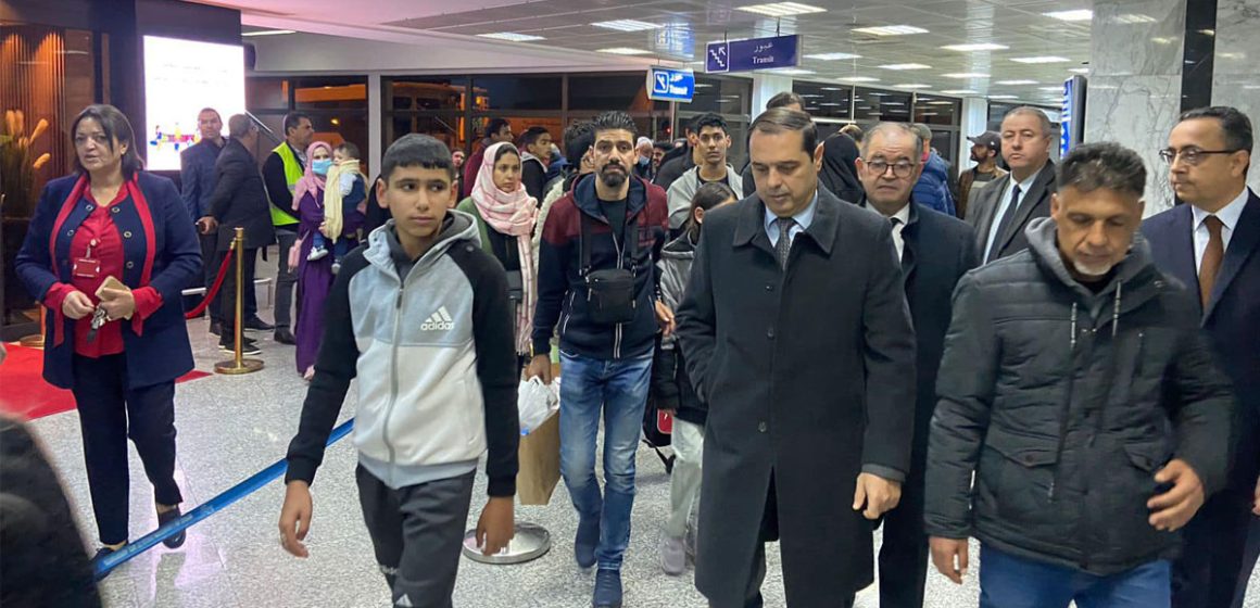 وصول إلى مطار تونس قرطاج 57 فردا من العائلات التونسية المقيمة بقطاع غزة رفقة أزواجهم الفلسطينيين