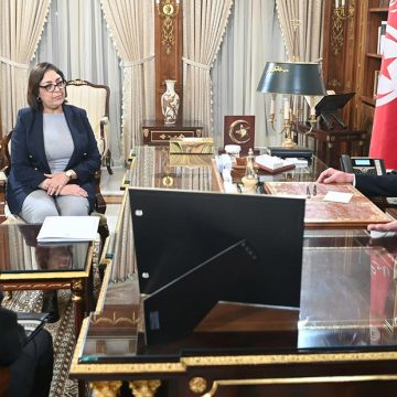 قرطاج: في لقاء الرئيس بوزيرة التجارة، التأكيد على ضرورة اتخاذ إجراءات عاجلة لانقاذ الشركة التونسية للسكر