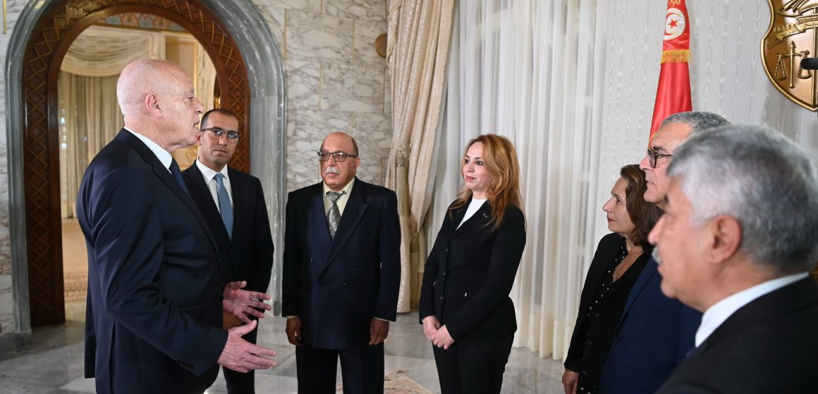 قرطاج: الرئيس يشرف على موكب اداء اليمين الدستورية لأعضاء الحكومة الجدد (صور)