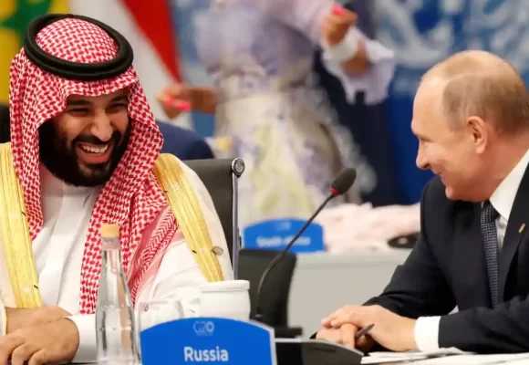 رويترز: السعودية لم تحسم بعد في قبول دعوة البريكس للانضمام اليها