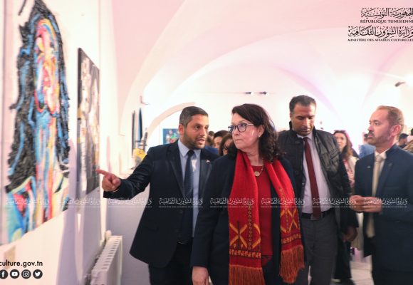 الحمامات: افتتاح الصالون الوطني الثالث لنوادي الفنون التشكيلية (صور)
