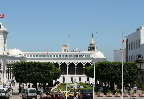 مرصد رقابة : 61 مؤسسة عمومية تونسية في وضعية غير قانونية منذ غرة جانفي 2024