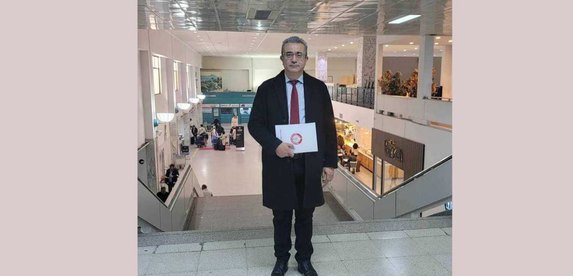 صورة اليوم: عميد المحامين في اتجاه لاهاي لايداع شكاية ضد الاحتلال الصهيوني