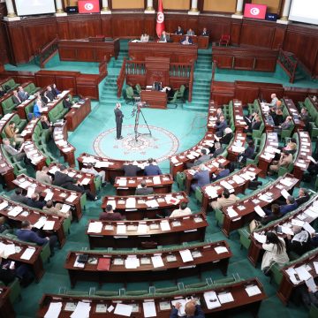عشرات النواب يتخذون القرار بعد عدم تمرير رئيس البرلمان المبادرة لتنقيح المرسوم 54 (وثيقة)