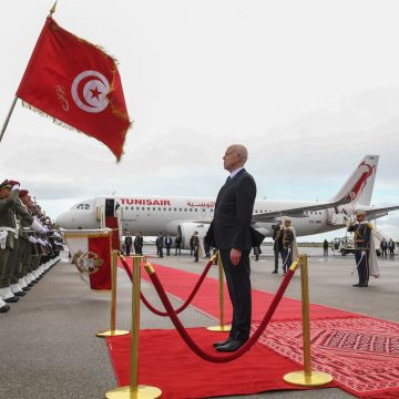 تونس/ الرئيس في اتجاه الجزائر للمشاركة في قمة منتدى البلدان المصدرة للغاز