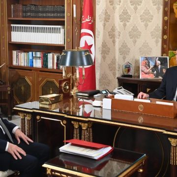 قرطاج: الرئيس يتحدث مع الحشاني عن العزيمة الثابتة و عن التحديات