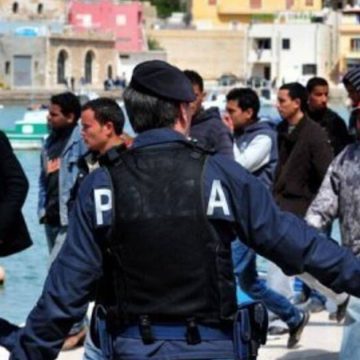 المنتدى التونسي : ميلوني في تونس تدعيما لسياسات “تونس مصيدة المهاجرين”