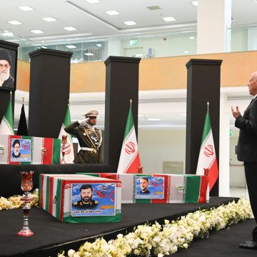 الرئيس خلال تقديم واجب العزاء في وفاة رئيس ايران ابراهيم الرئيسي (صور)