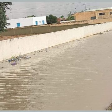 الرصد الجوي: سحب كثيفة تصحبها أمطار غزيرة بعدة مناطق