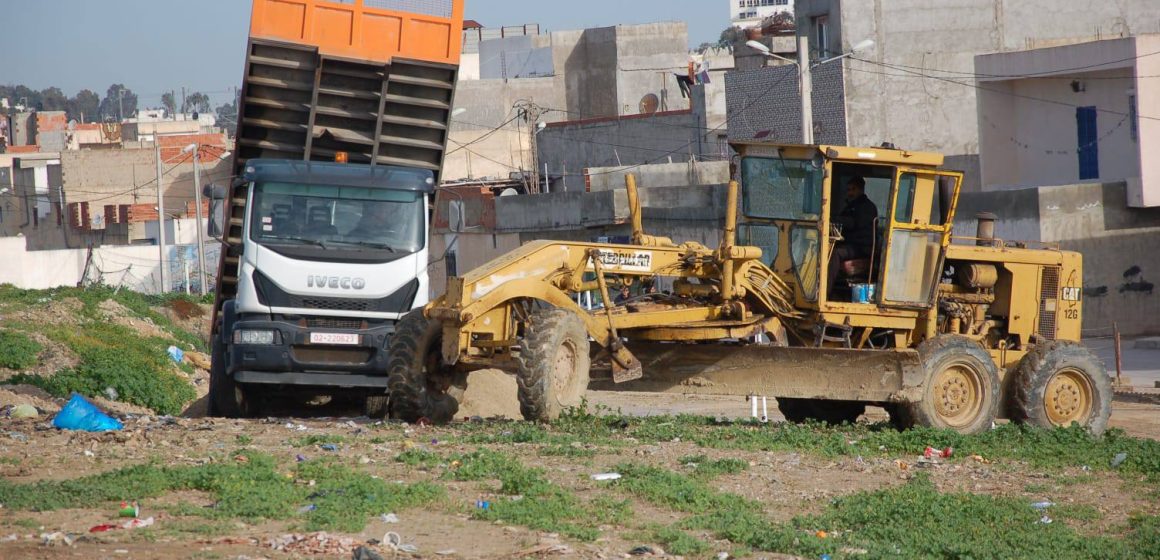 بلدية تونس: حملة نظافة بالحزام الخلفي لحي هلال