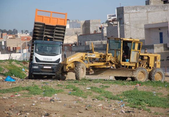 بلدية تونس: حملة نظافة بالحزام الخلفي لحي هلال