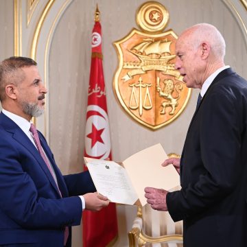 الرئيس يتسلم دعوة خطية من نظيره العراقي للمشاركة قريبا في مؤتمر بغداد