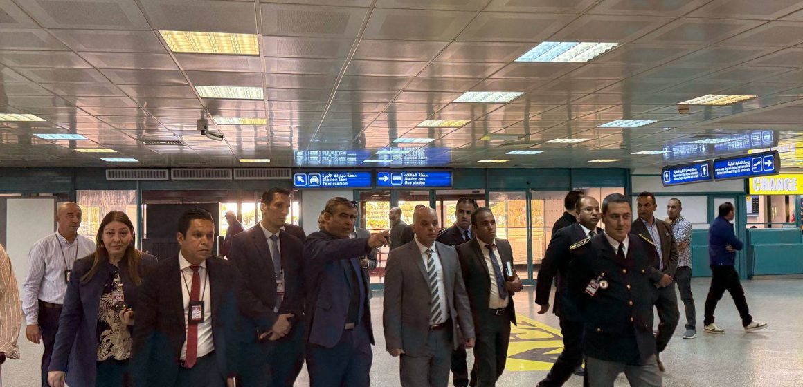 الاستعدادات لموسمي الحج والصيف 2025، وزير النقل في مطار تونس قرطاج