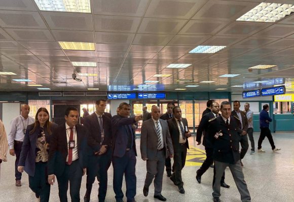 الاستعدادات لموسمي الحج والصيف 2025، وزير النقل في مطار تونس قرطاج