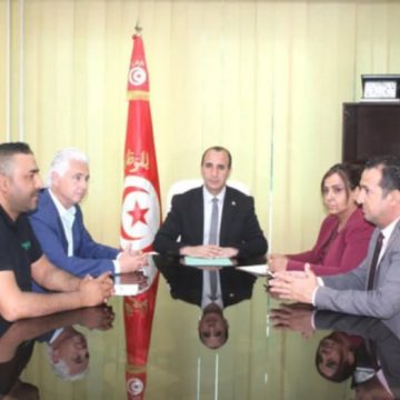 سليانة: الوالي يلتقي بممثّلي “هيميلكو ” المتحصلة على رخصة للتنقيب على الفسفاط بالروحية